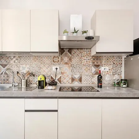 Easystayrome Modern Free Wifi Metro